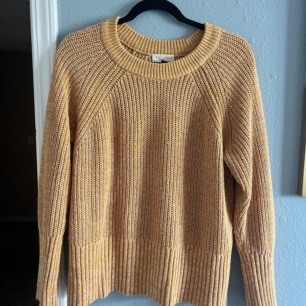 Universal Thread Yellow Crew Neck Sweater with Ribbed Detailing